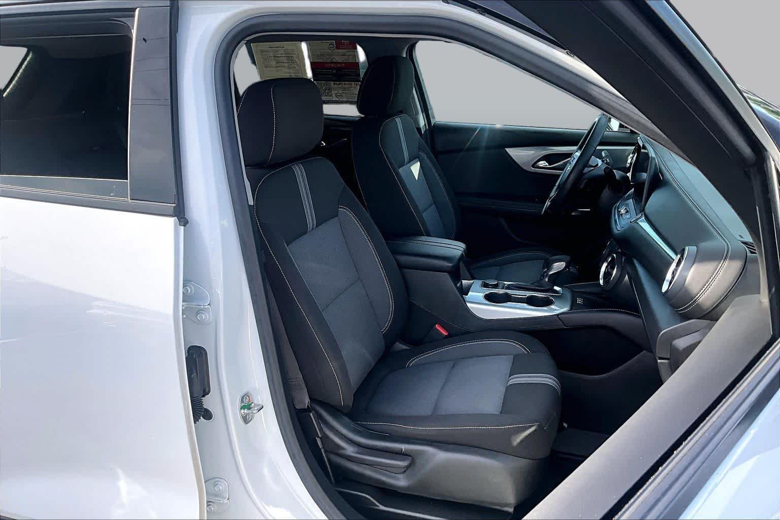 Used 2024 Summit White Chevrolet LT image 9