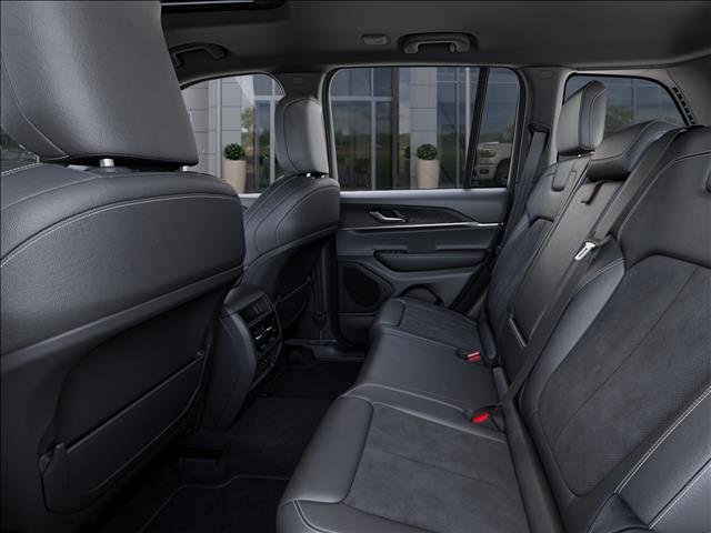 New 2026 Bright White Clear-Coat Exterior Paint Jeep Altitude image 23