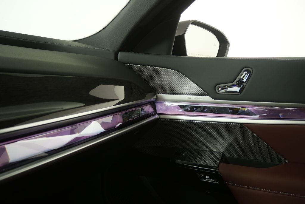 New 2026 Black Sapphire Metallic BMW 740i image 26