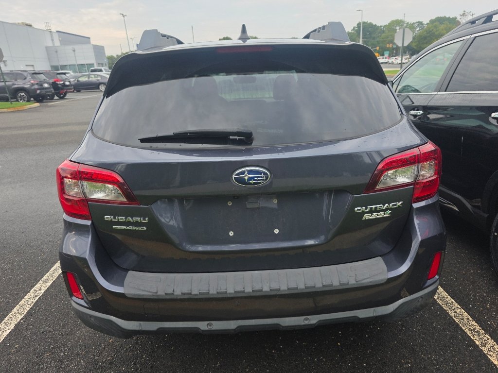 Used 2017 Carbide Gray Metallic Subaru 2.5i image 3