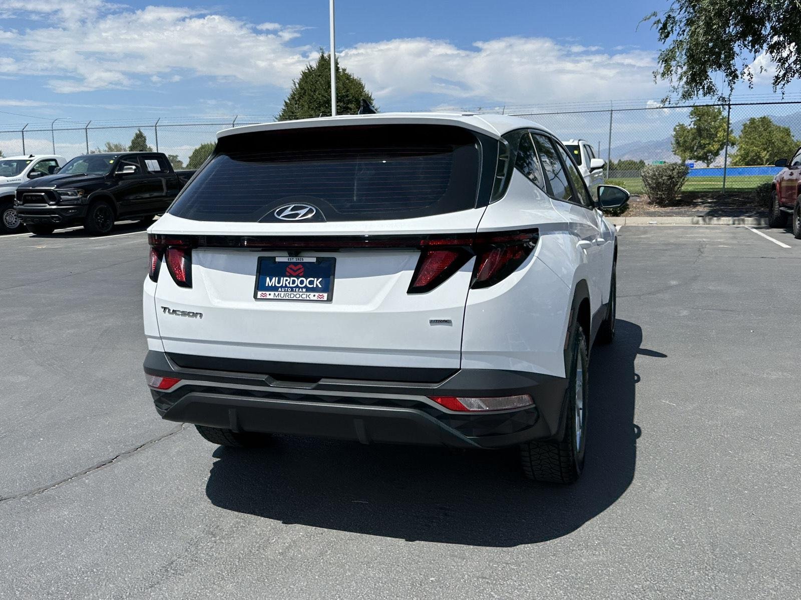 Used 2024 White Hyundai SE image 9