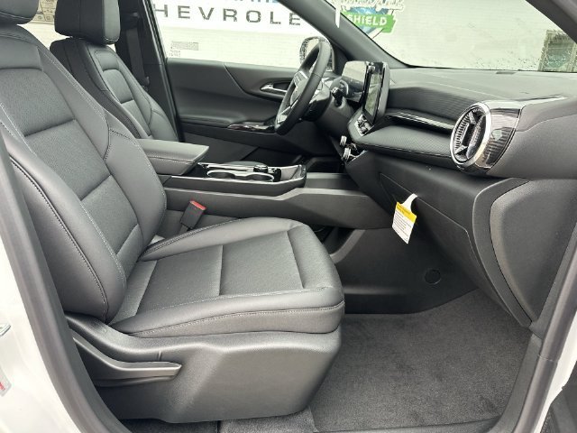 2027 Chevrolet Equinox LT - Photo 32