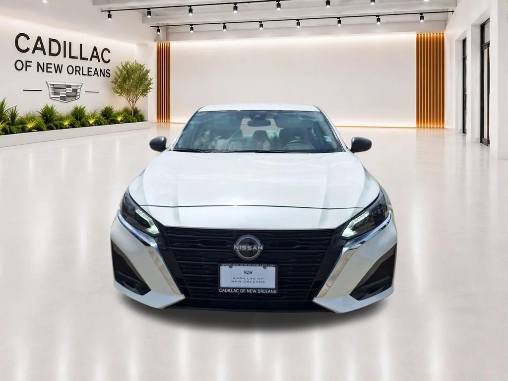 Used 2024 White Nissan 2.5 SV image 9