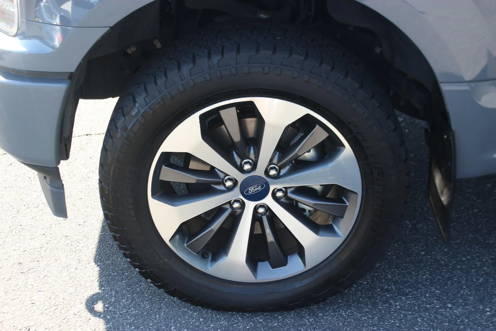 Used 2020 Grey Ford XL image 38