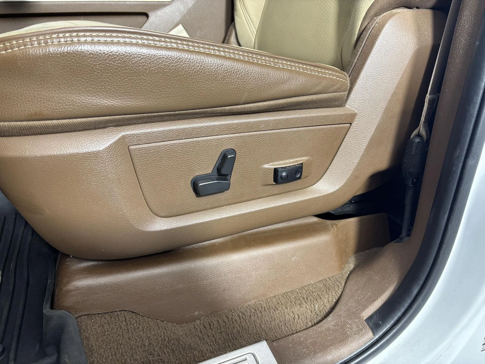 Used 2022 Bright White Clearcoat Ram Laramie image 13