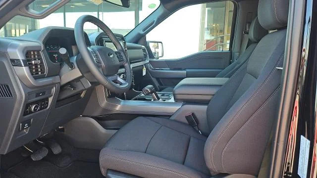 New 2026 Agate Black Metallic Ford XLT 4WD image 30