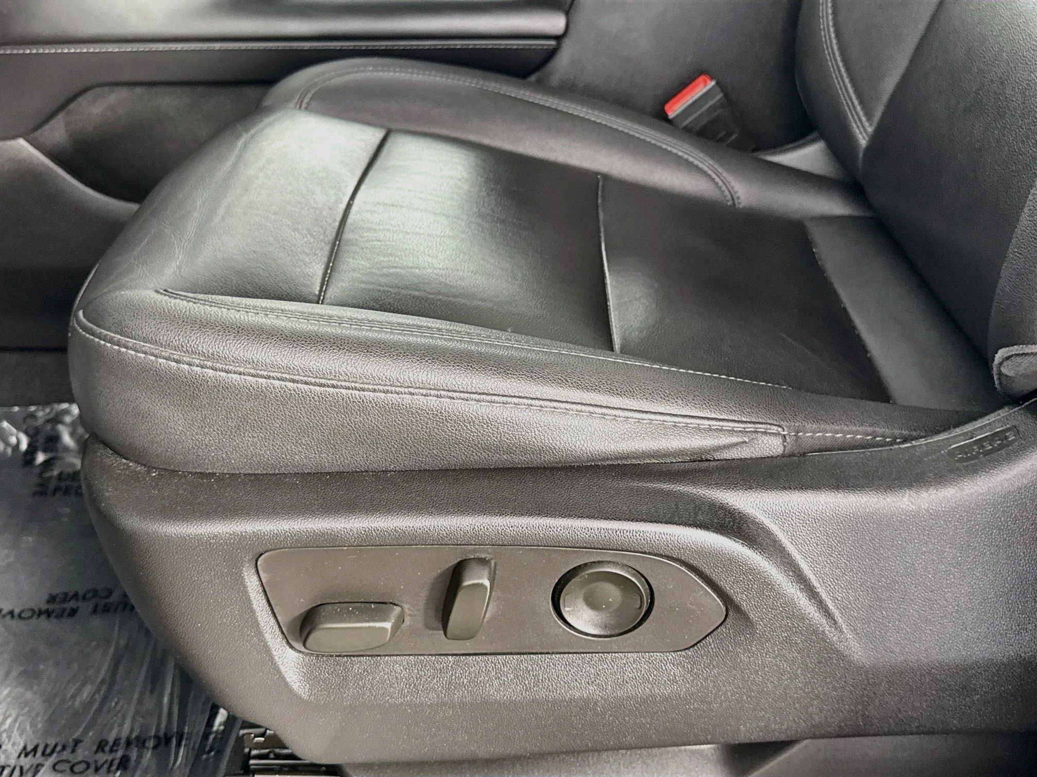 Used 2022 BLACK Chevrolet LT image 22