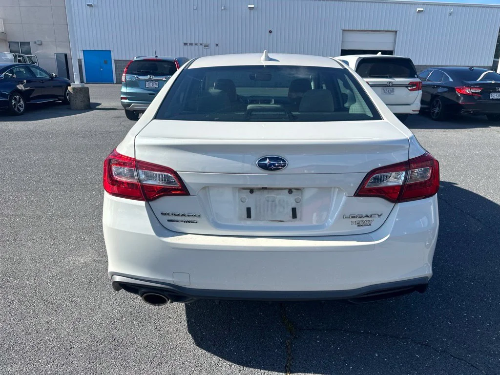 Used 2018 Crystal White Pearl Subaru 2.5i image 4