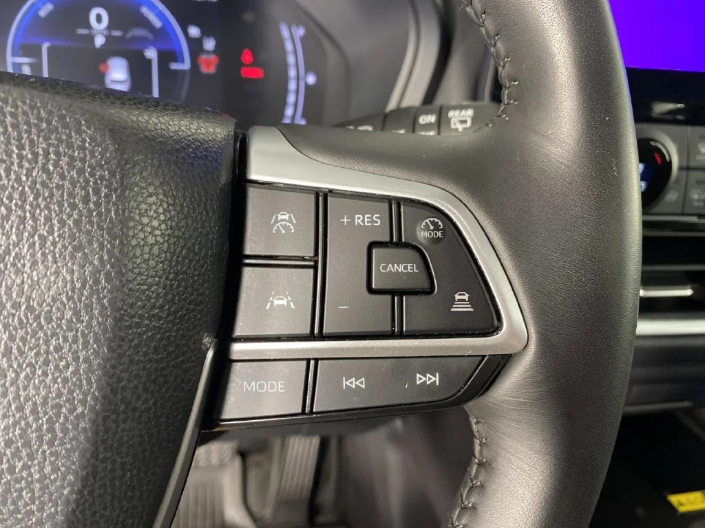 Used 2025 Cloud Toyota XLE image 16