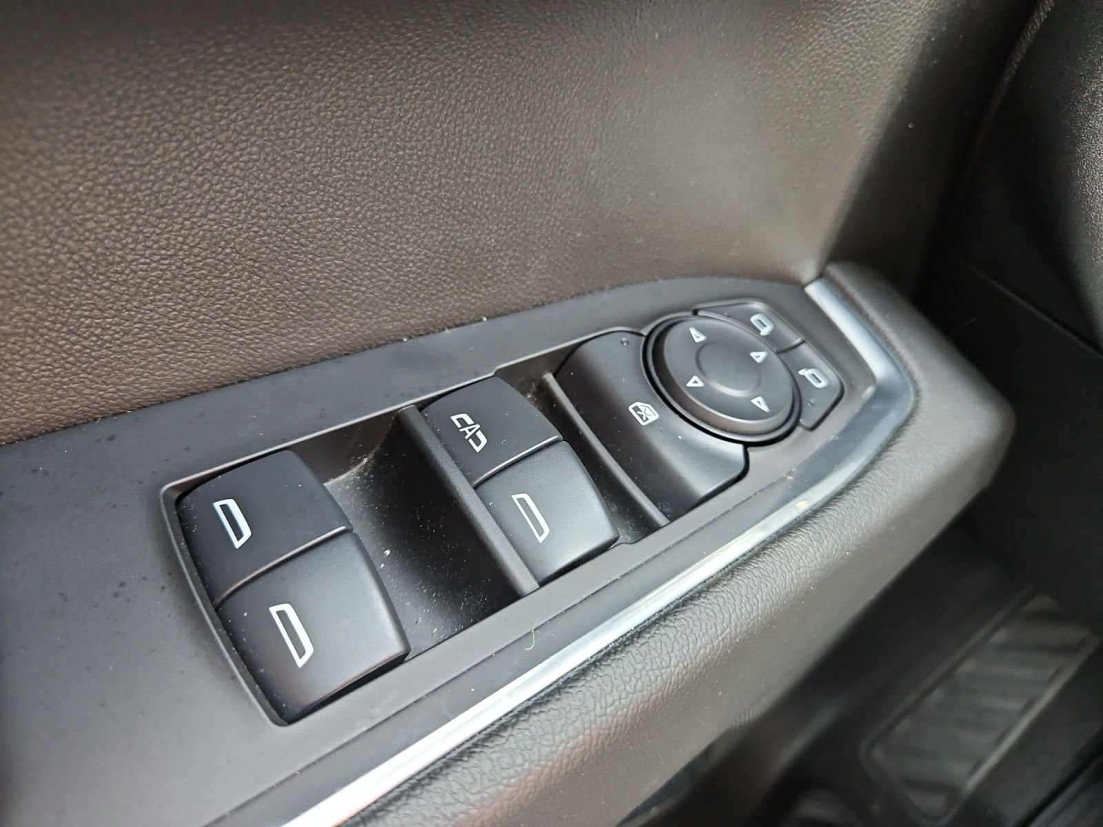 2025 Chevrolet Silverado 1500 LT - Photo 22