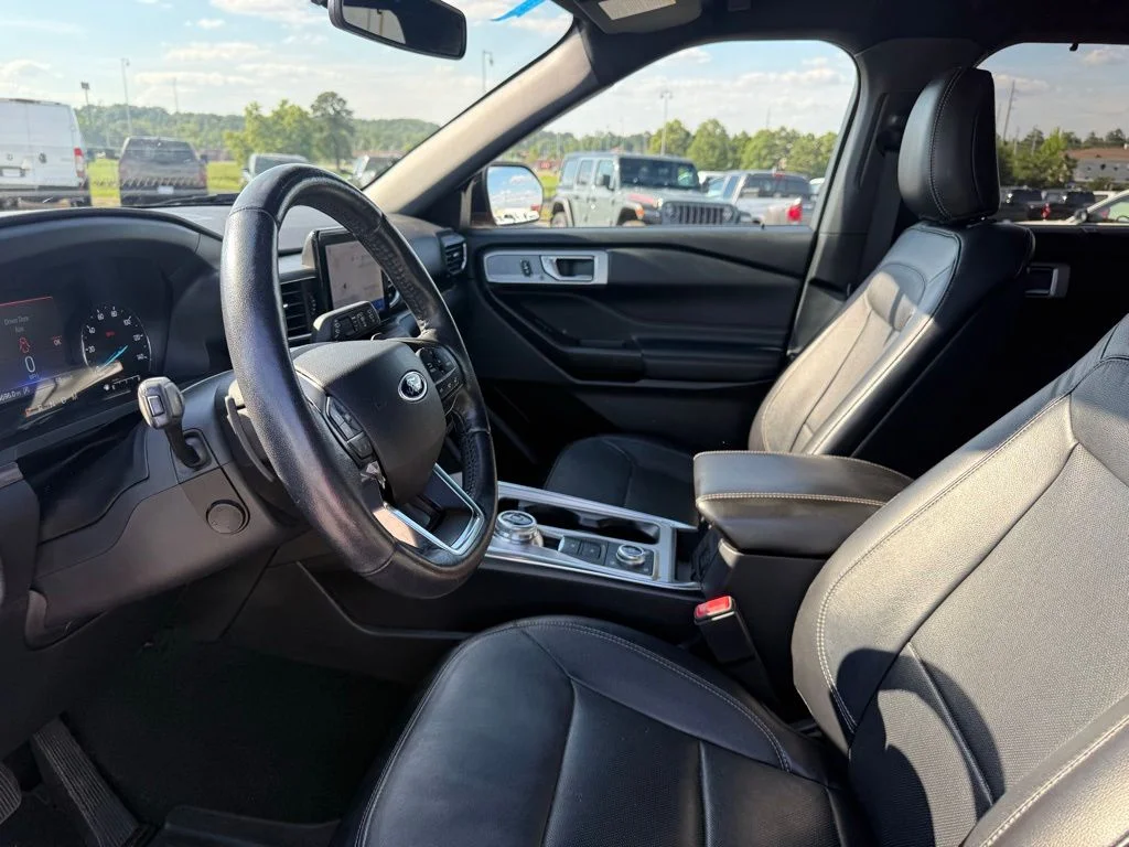 Used 2020 Red Ford Limited image 4