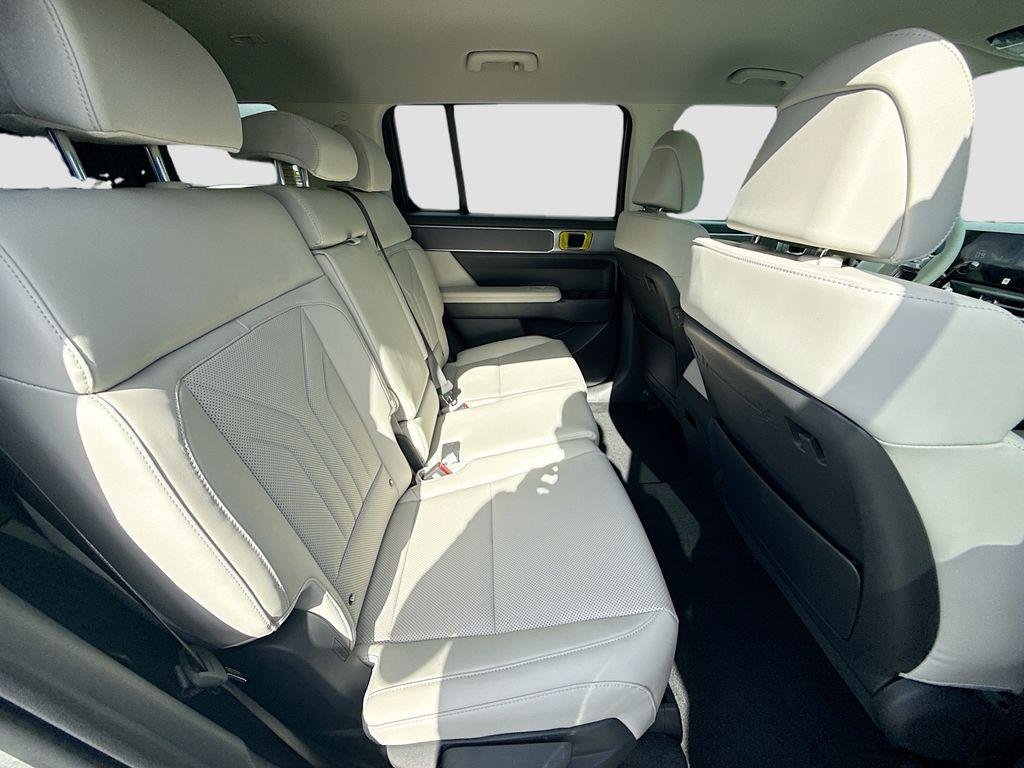 New 2026 Shimmering Silver Hyundai SEL FWD image 20