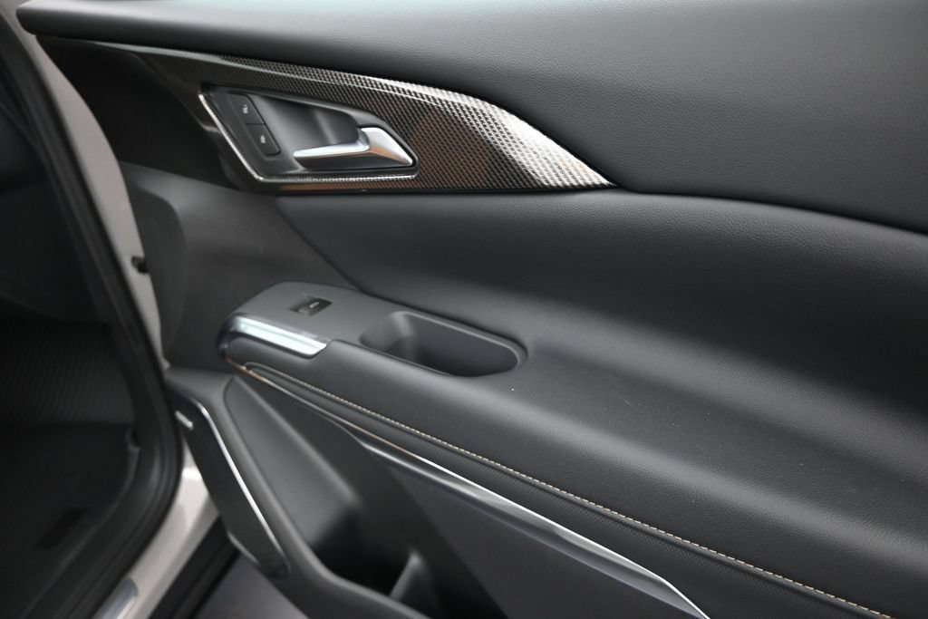 2027 Chevrolet Traverse Z71 - Photo 23
