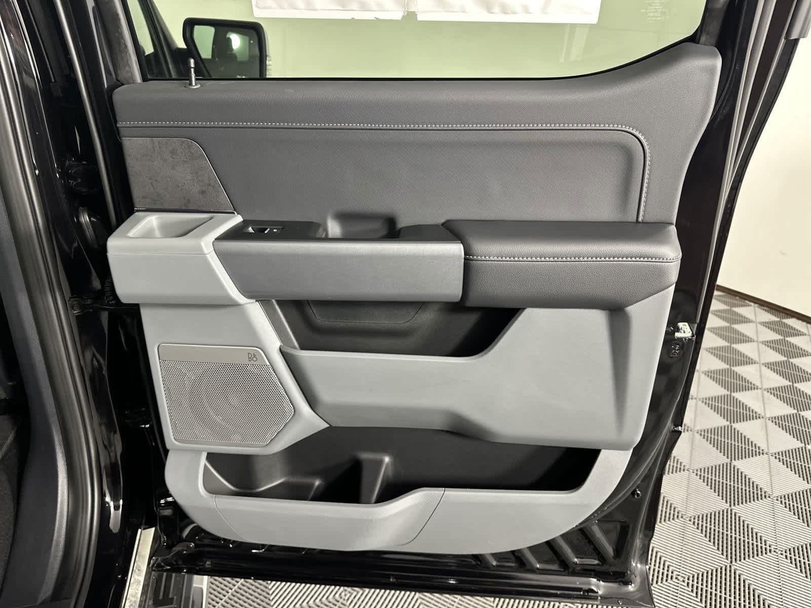 2025 Ford F-150 XLT - Photo 15