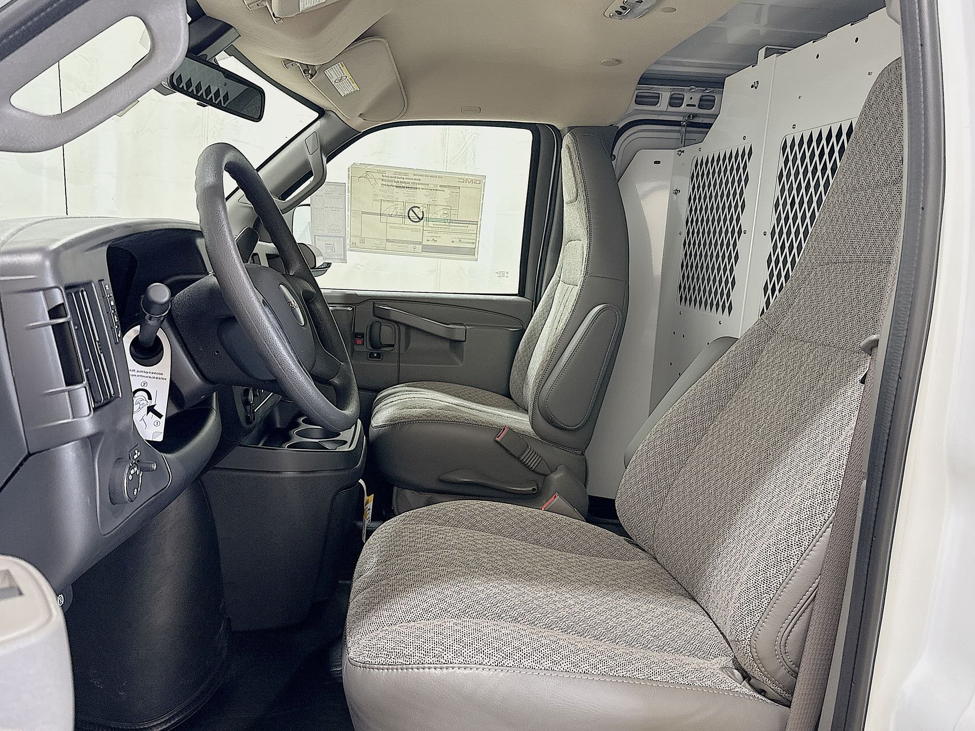 2025 GMC Savana Cargo Work Van - Photo 17