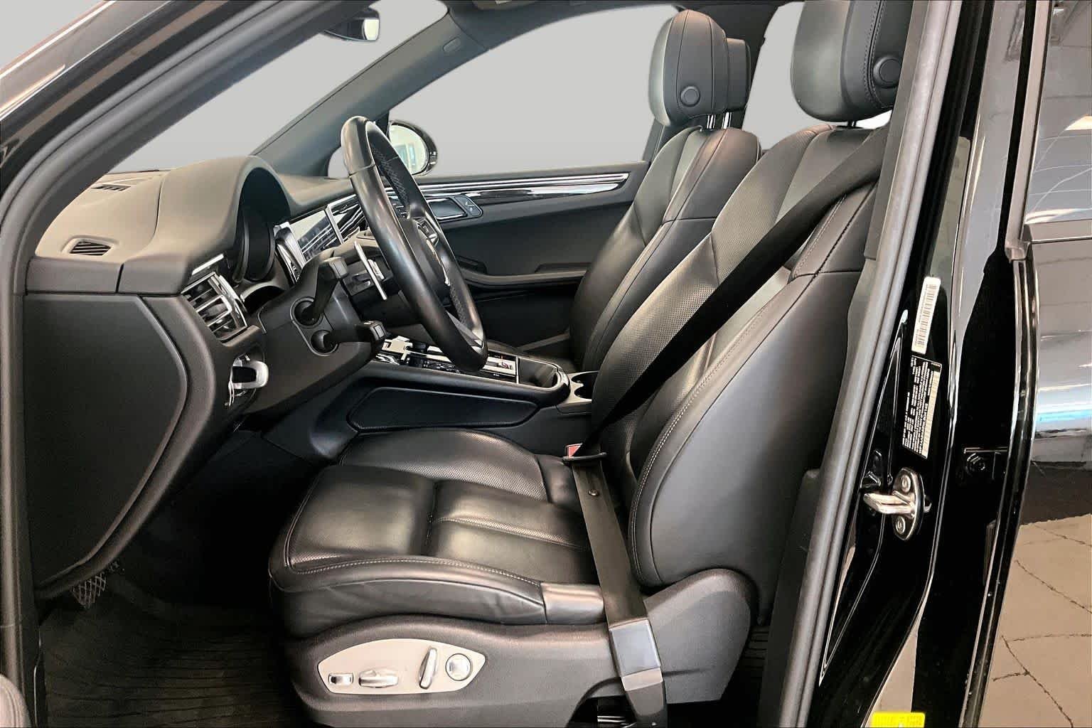 Used 2022 Black Porsche  image 7