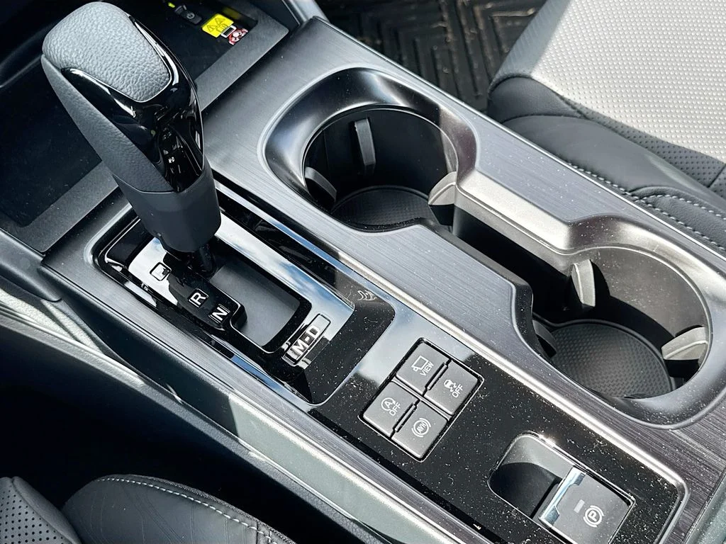 New 2026 ICE SILVER METALLIC Subaru Touring image 20