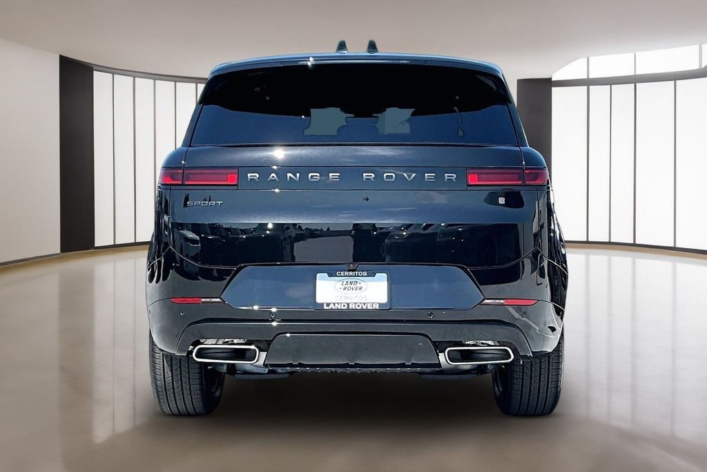 New 2026 SANTORINI BLACK Land Rover Dynamic SE image 4