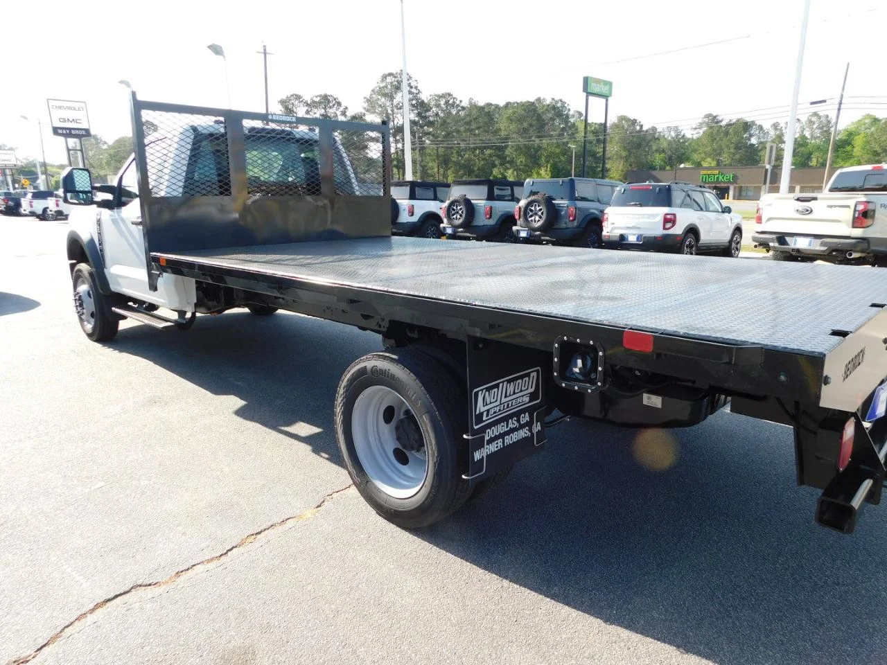 New 2025 Oxford White Ford F-450® XL image 6