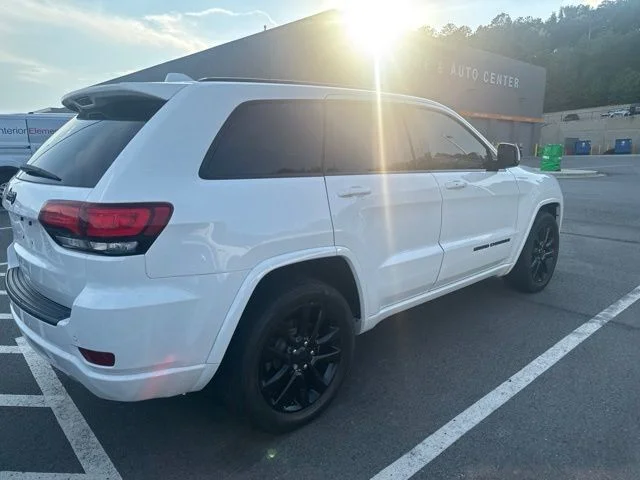Used 2020 White Jeep Altitude image 5