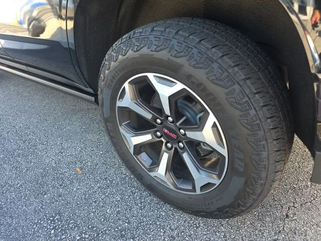 Used 2025 Black GMC AT4 Ultimate image 10