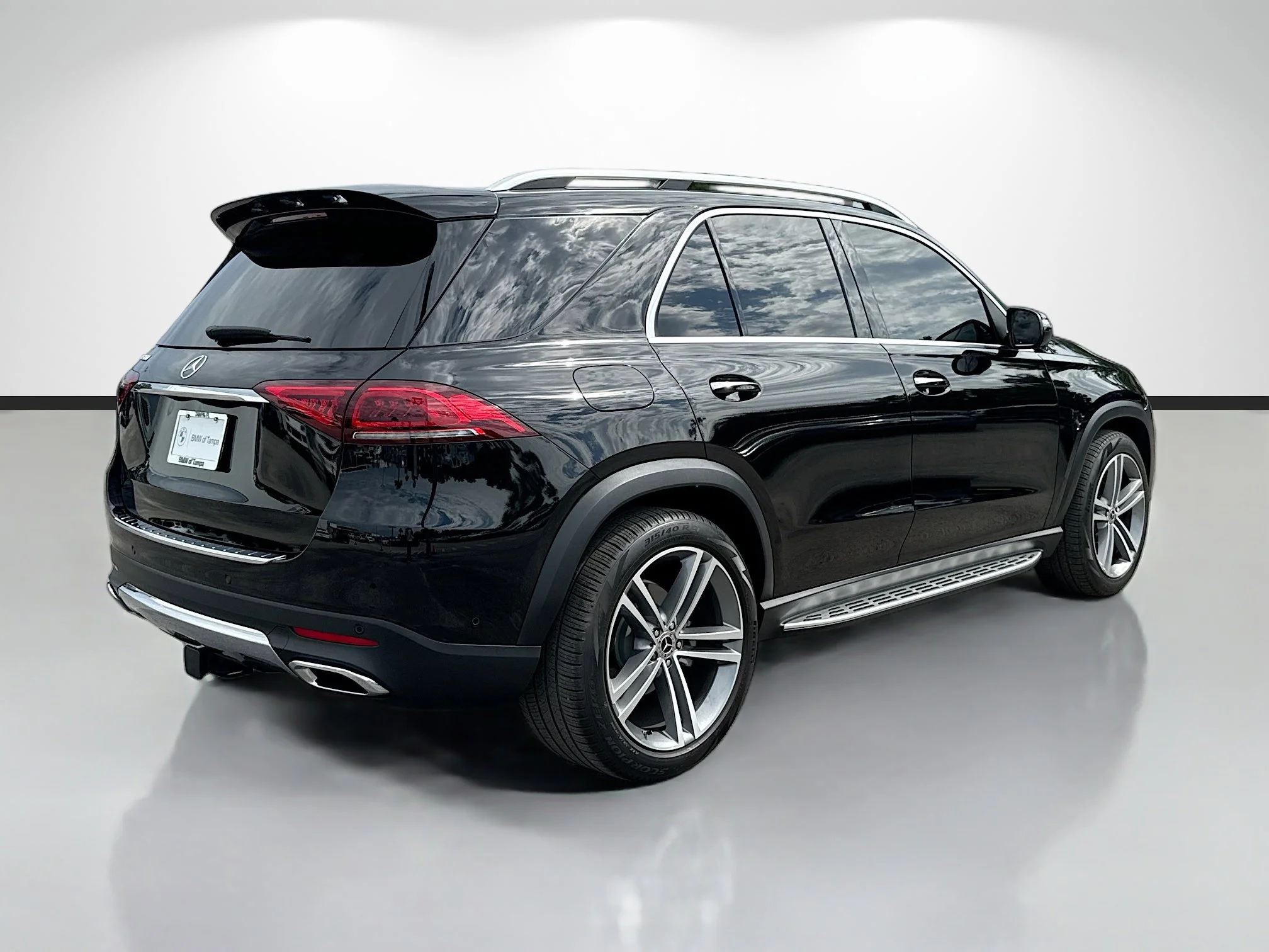 Used 2022 Black Mercedes-Benz GLE 350 image 3