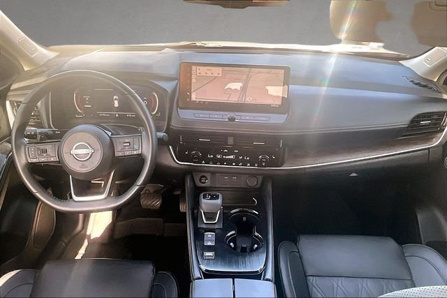 Used 2024 Gold Nissan Platinum image 12