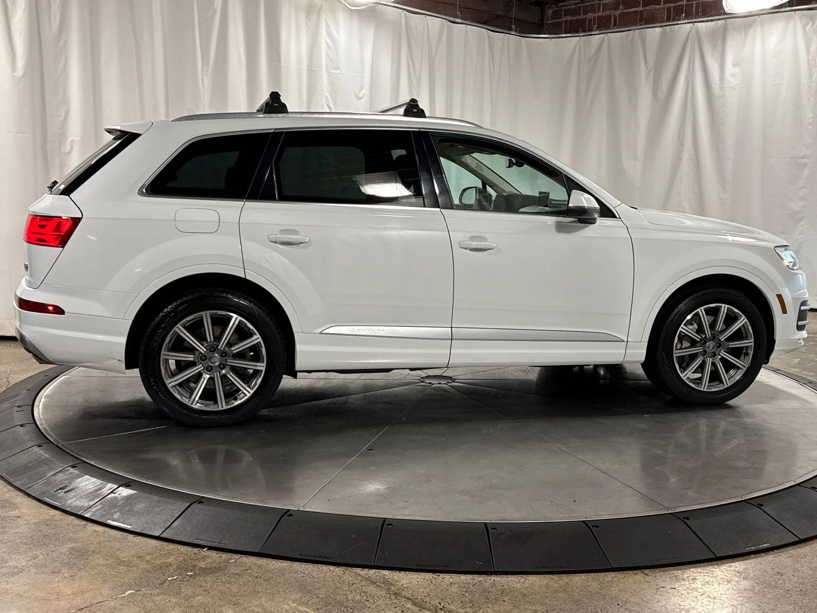 Used 2019 Glacier White Audi 55 Premium Plus quattro image 13