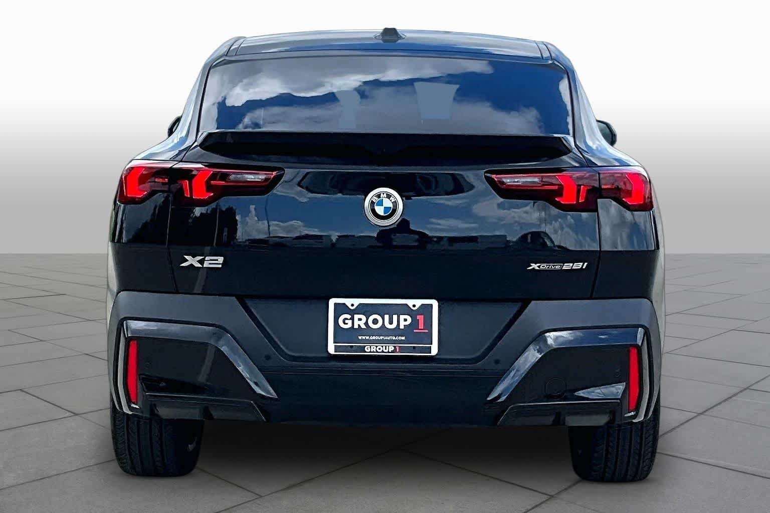 Used 2025 Black Sapphire Metallic BMW xDrive28i image 4