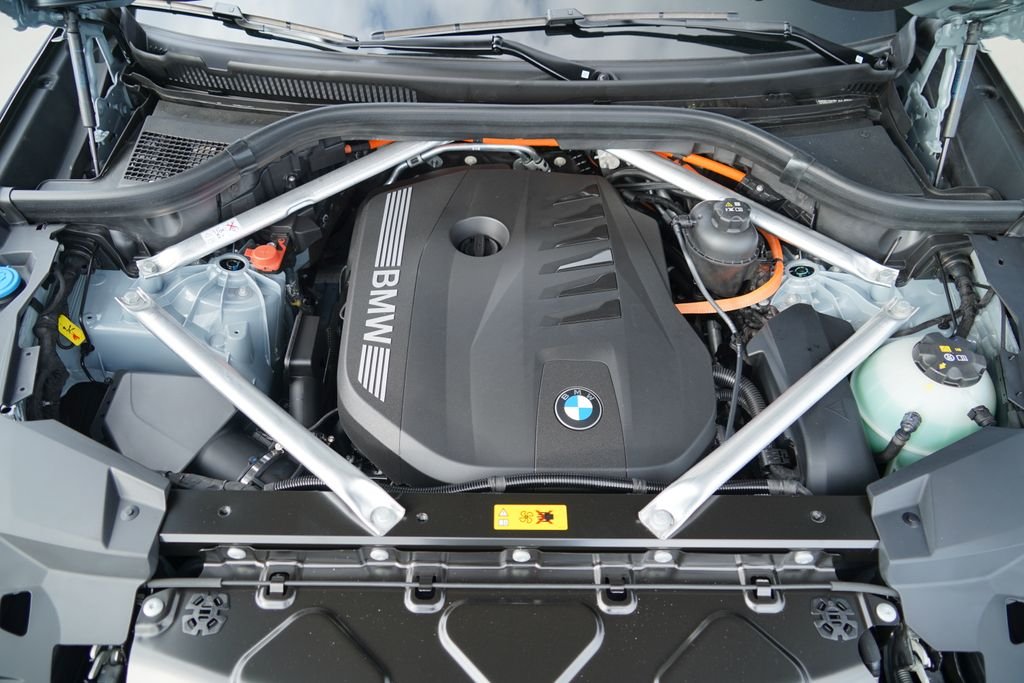 New 2026 Brooklyn Grey Metallic BMW xDrive50e image 21