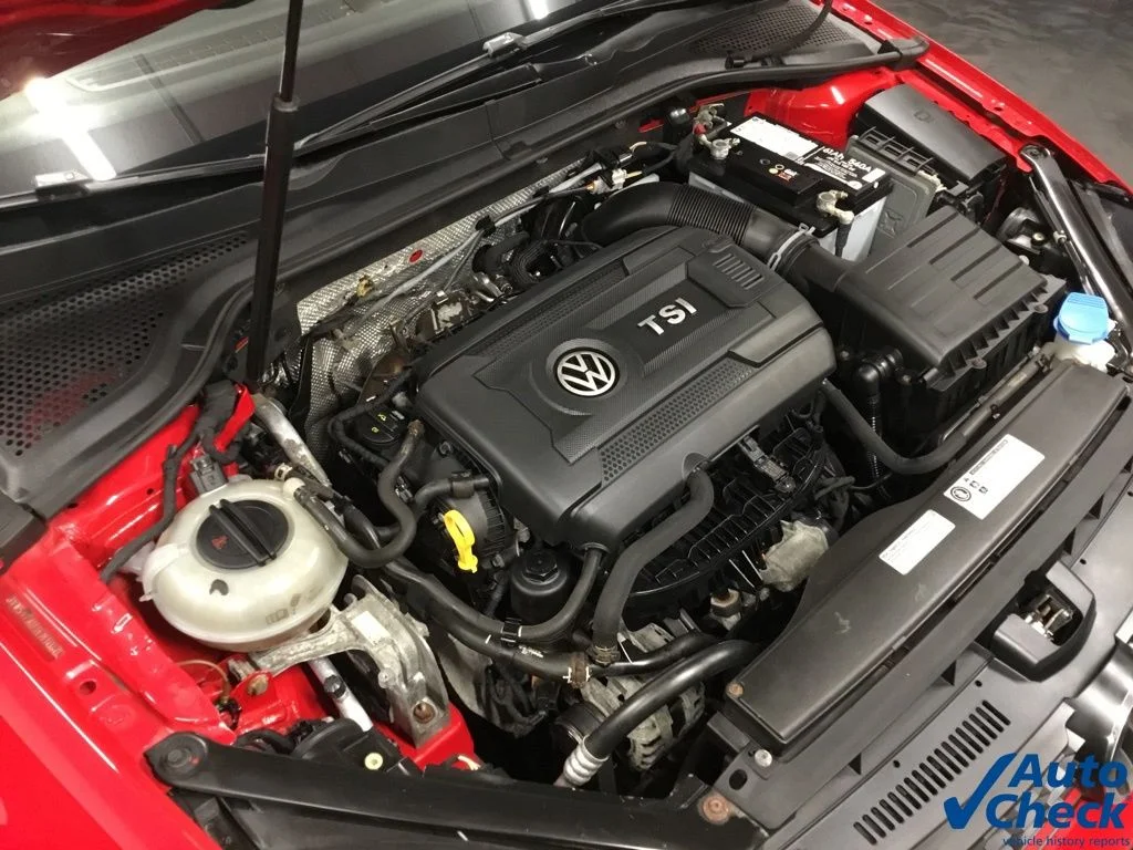 Used 2015 Red Volkswagen 2.0T SE image 41