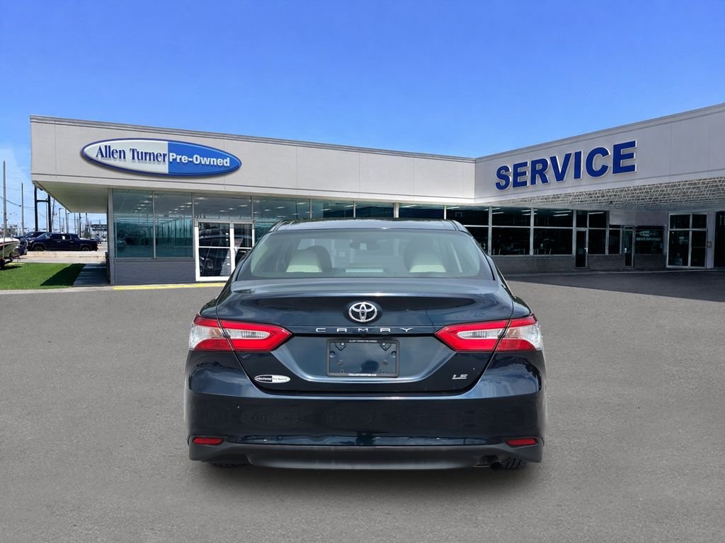 2018 Toyota Camry LE - Photo 7