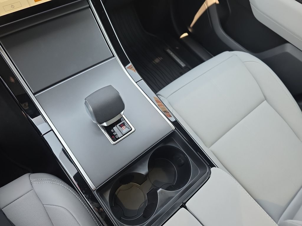 New 2026 Arroios Grey Land Rover S image 18