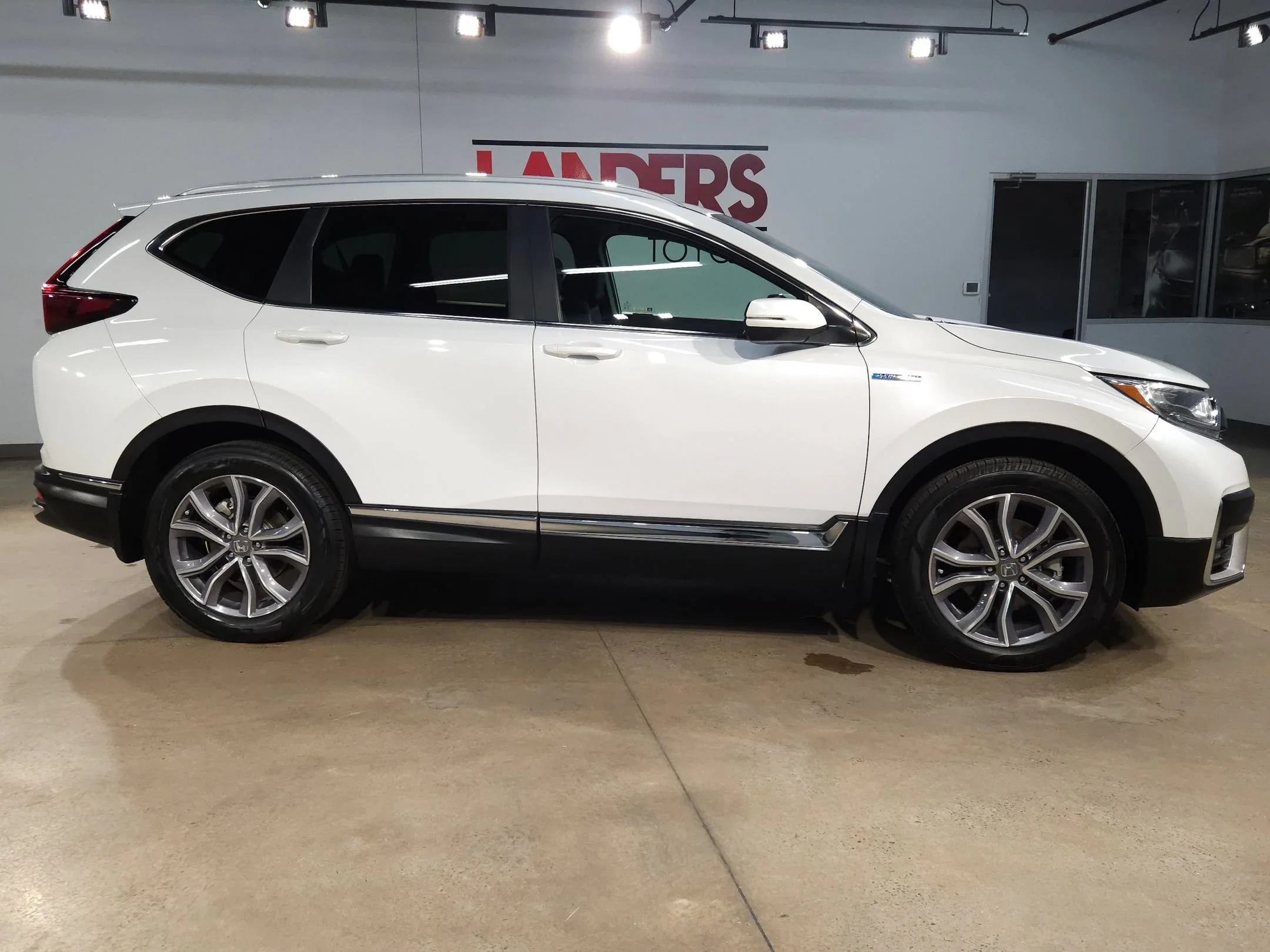 Used 2022 Platinum White Pearl Honda Touring image 8