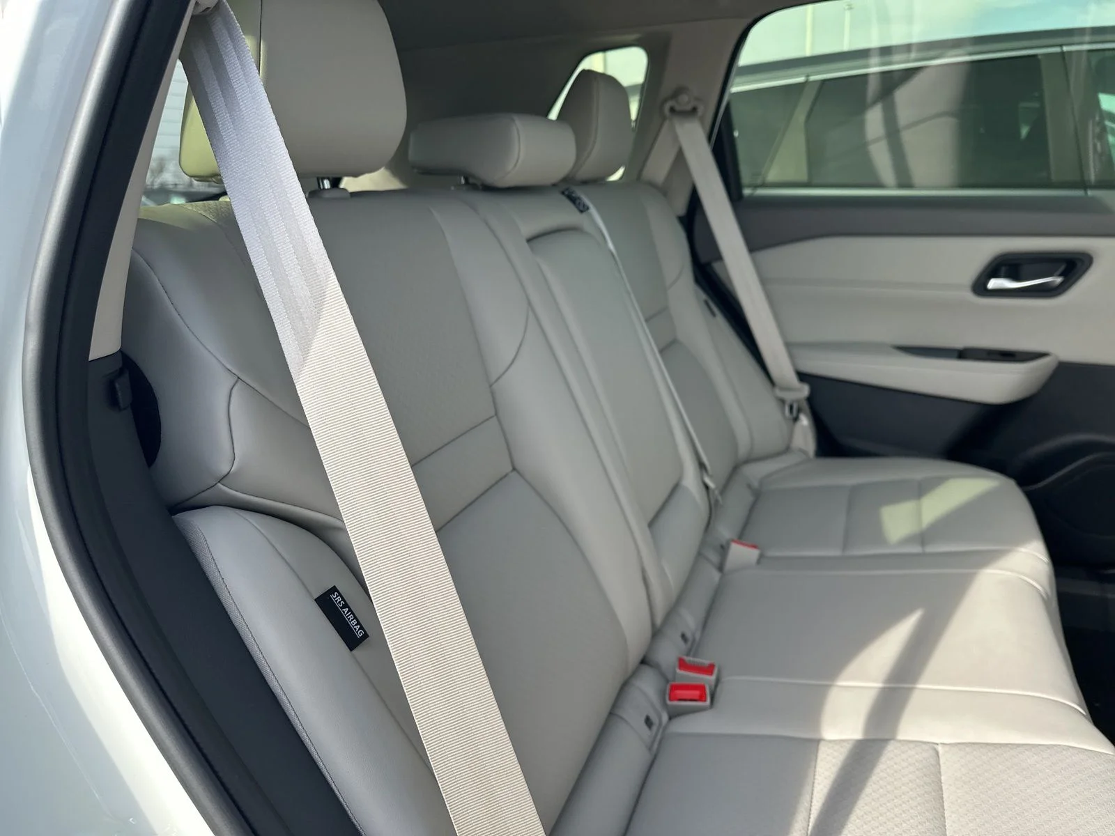 New 2026 Everest White Pearl TriCoat Nissan Dark Armor™ image 28