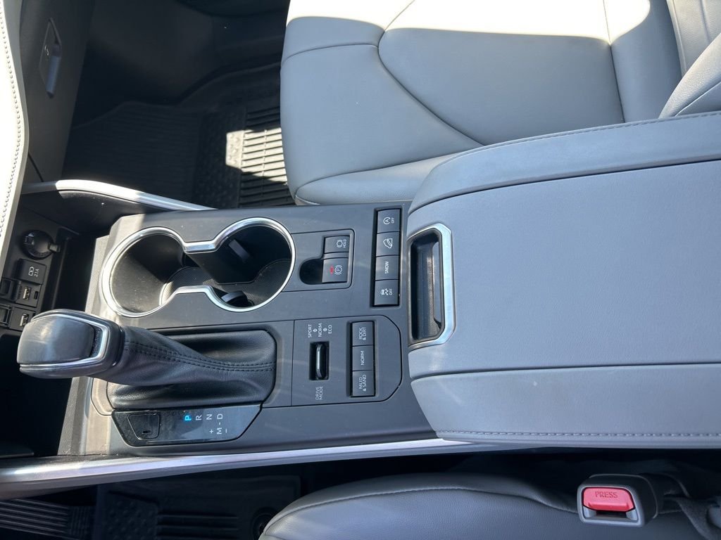 Used 2021 Silver Toyota XLE image 14
