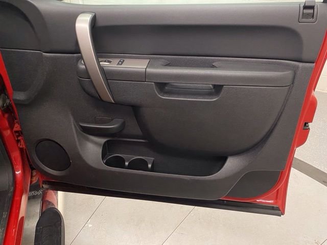 Used 2011 Red GMC SLE image 23