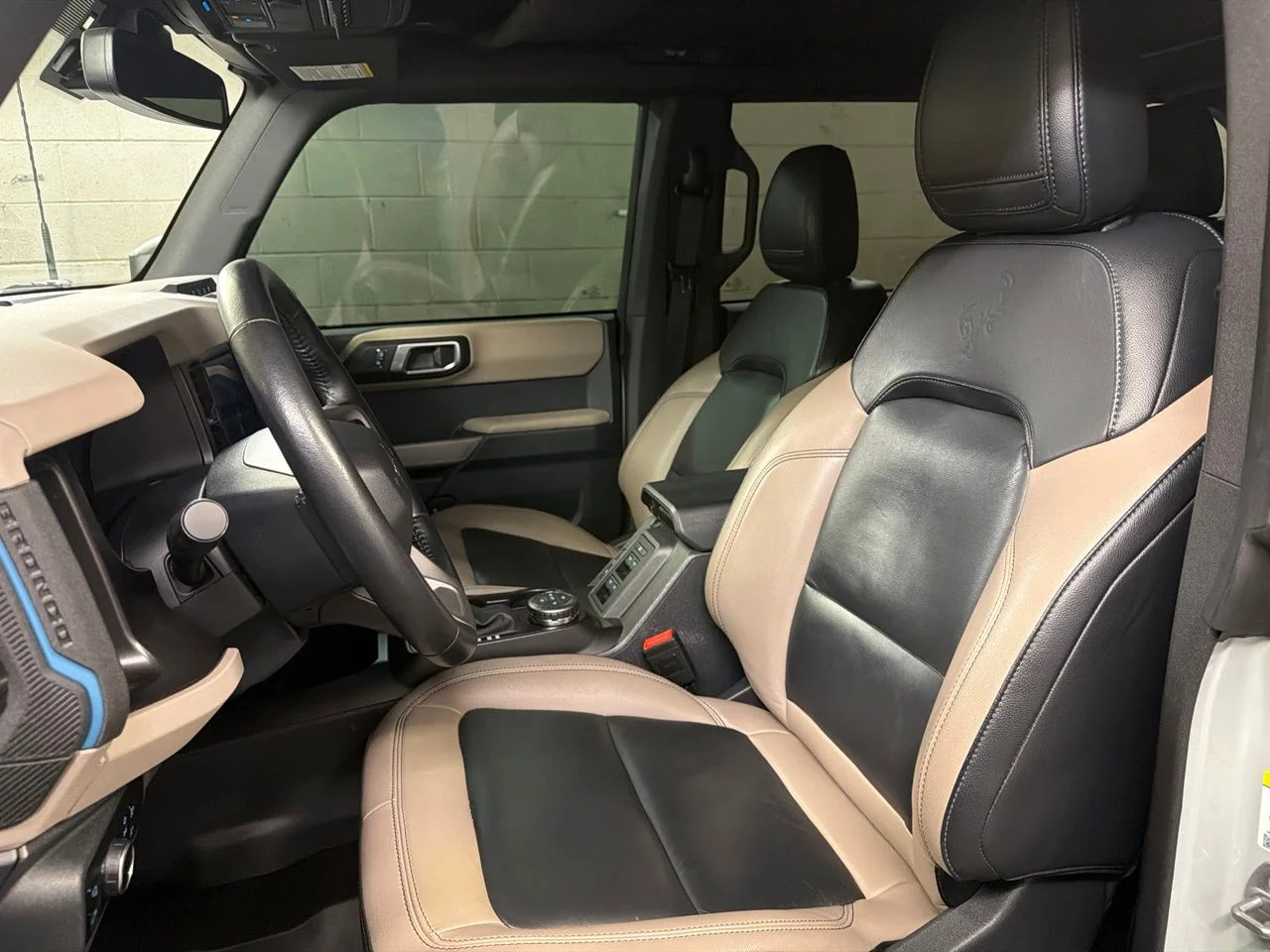 Used 2023 Gray Ford Wildtrak image 13