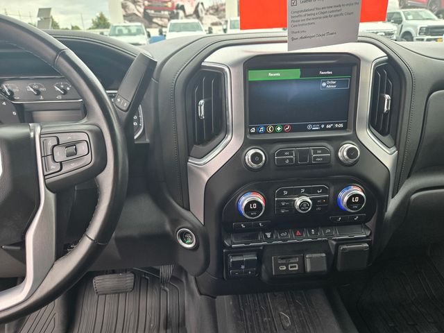 Used 2023  GMC SLT image 17