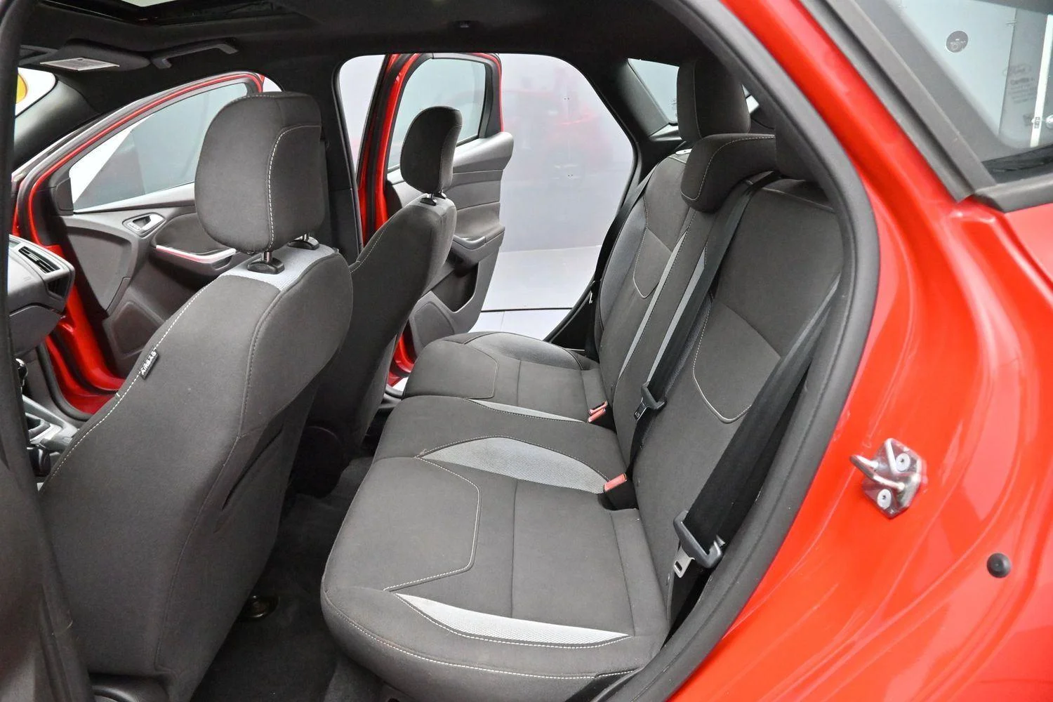 Used 2016 Race Red Ford ST image 28
