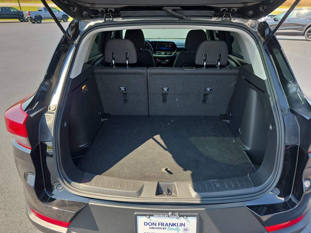 Used 2025 Black Chevrolet LS image 9