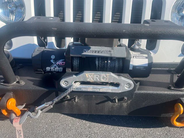 Used 2018 White Jeep Unlimited Sport image 9