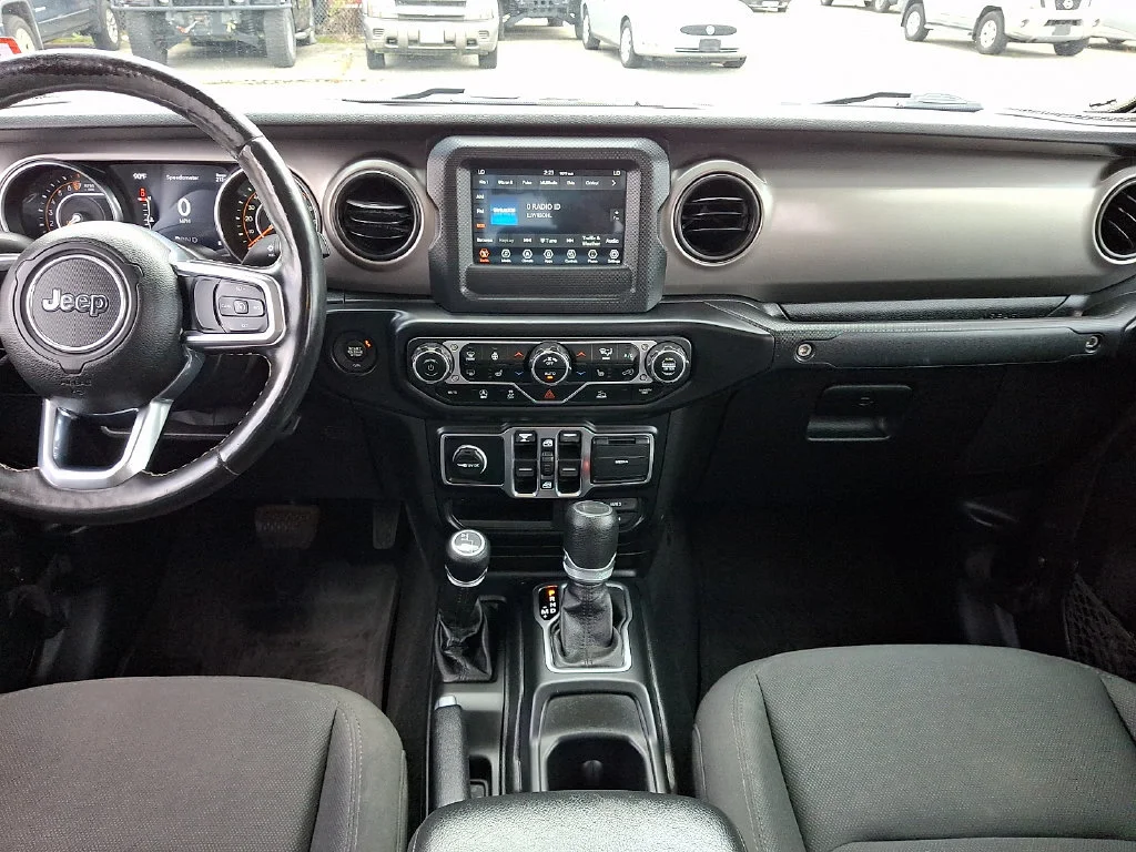 Used 2020 Granite Crystal Metallic Clearcoat Jeep Sport S image 16