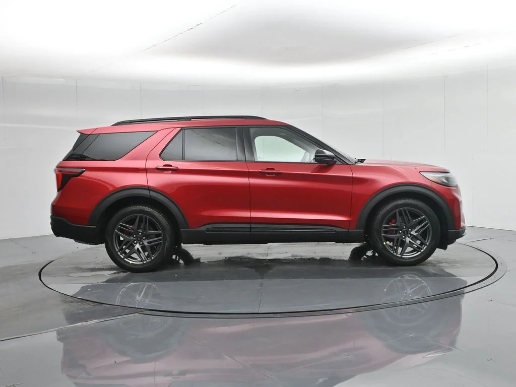 New 2026 Rapid Red Metallic Tinted Clearcoat Ford ST image 32