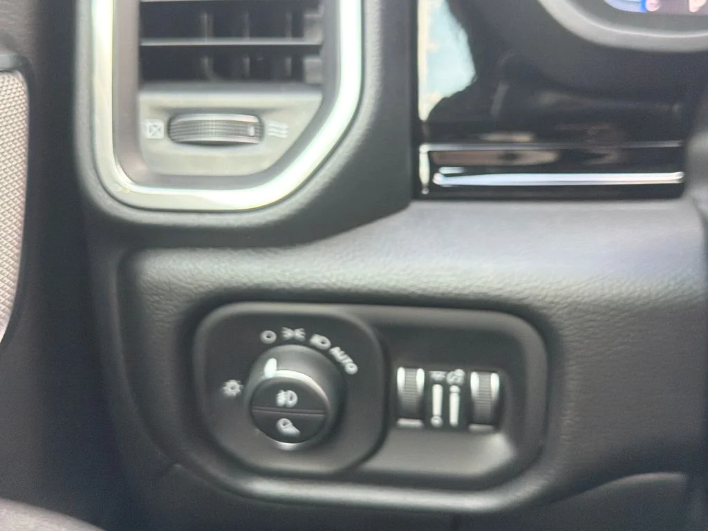 New 2026 Bright White Clear-Coat Exterior Paint RAM Laramie image 13