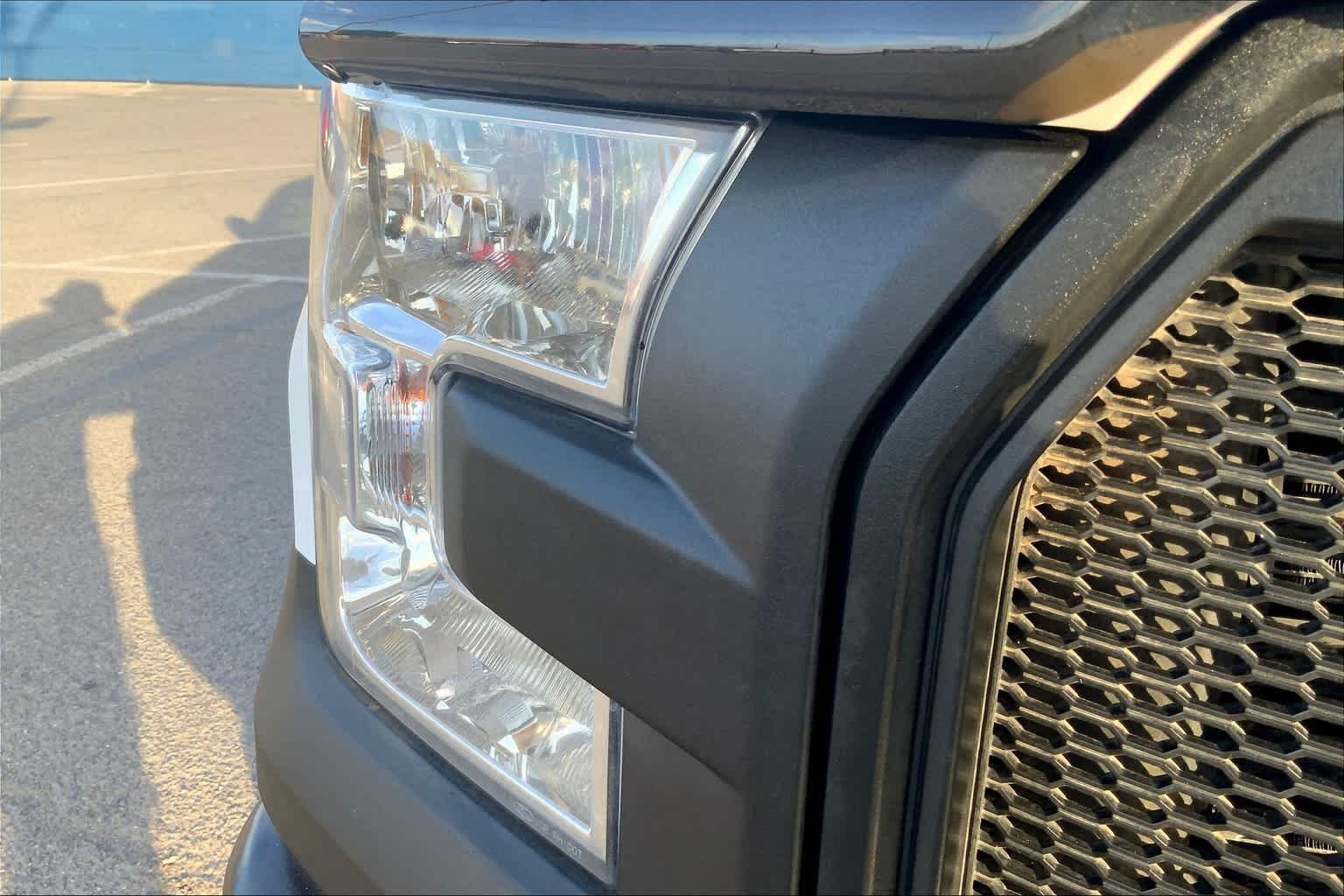 Used 2017 Oxford White Ford XL image 32