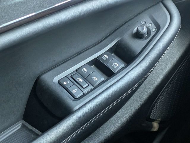 Used 2023 Red Jeep Laredo image 23