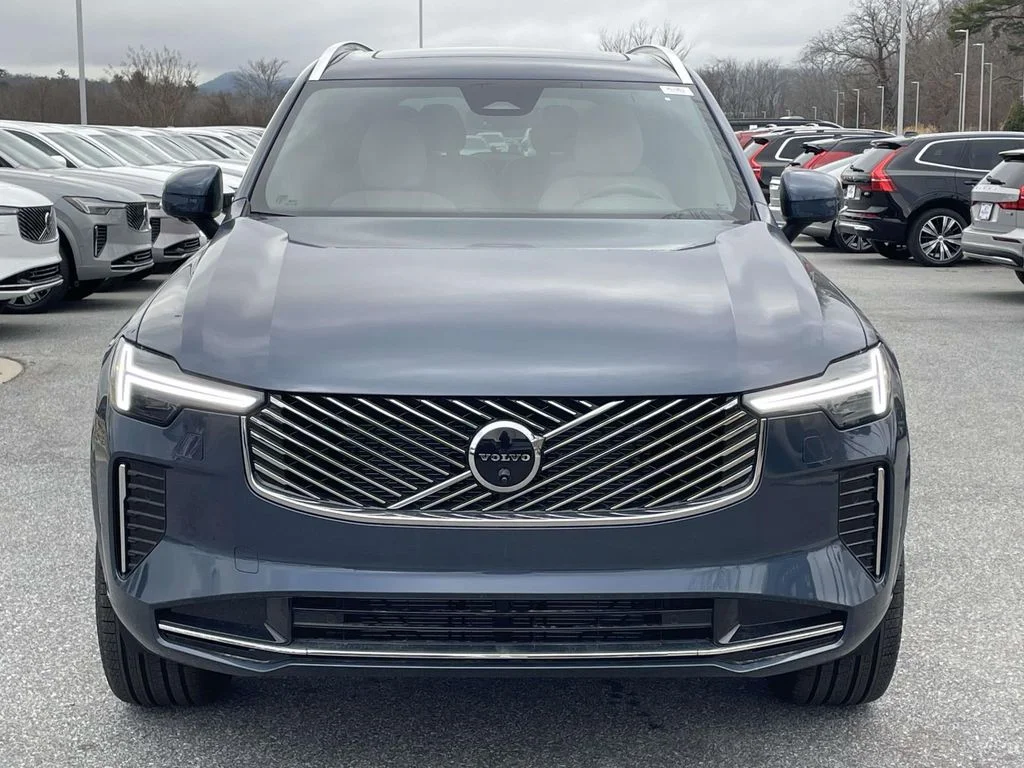 2026 Volvo XC90 Plus - Photo 24