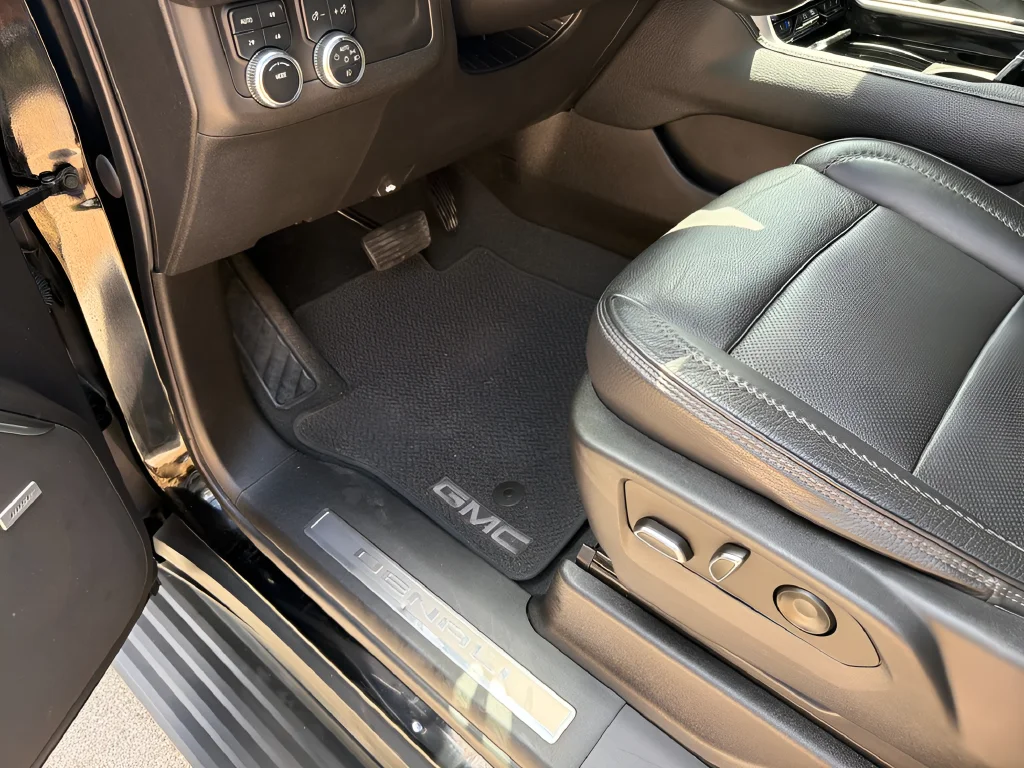 Used 2023 Black GMC Denali image 21