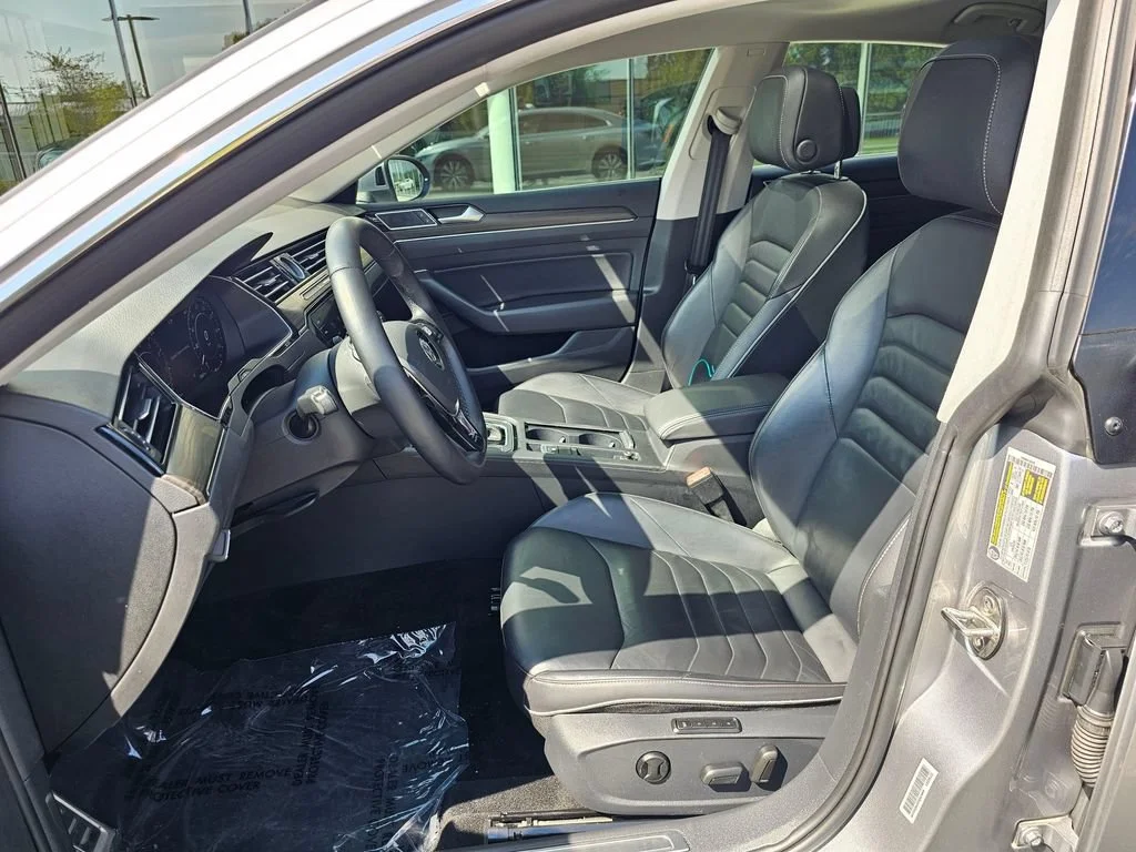 Used 2019  Volkswagen SEL image 20
